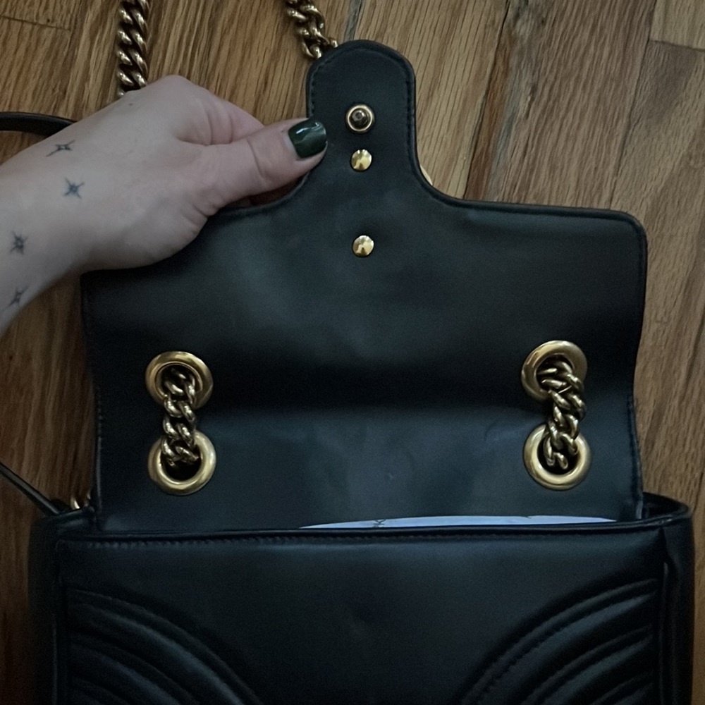 100% authentic Gucci marmont black leather handbag with gold chain hardware - Picture 5 of 15